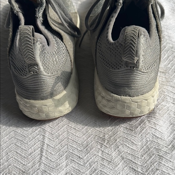 New Balance Gray Athletic Shoes with Seamless Upper size 9.5 - Picture 4 of 10